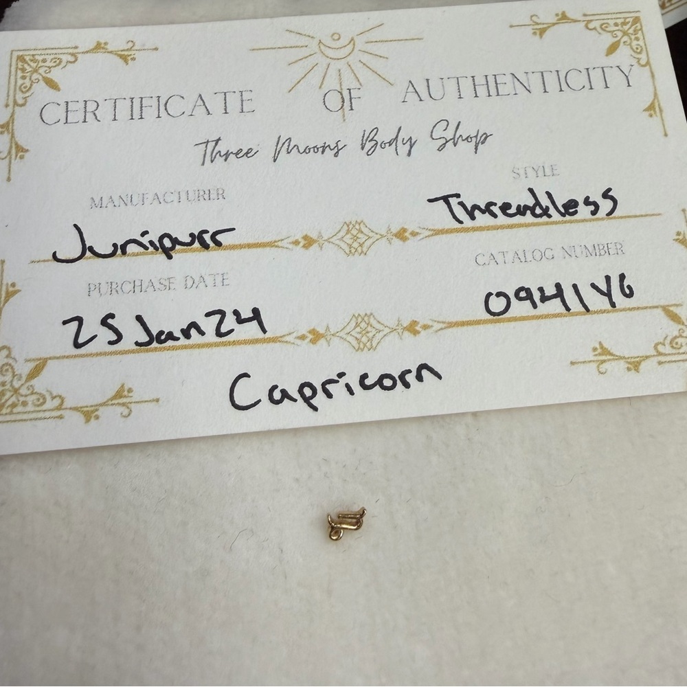Junipurr Capricorn Threadless End Yellow Gold